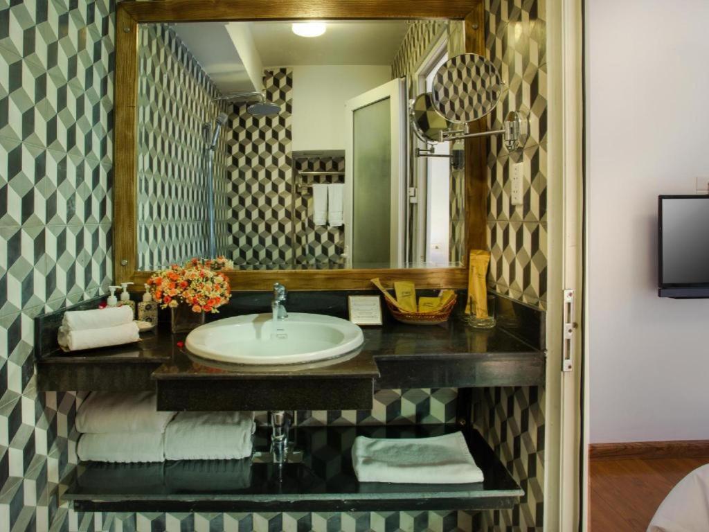 Noble & Swan Boutique Hotel Ханой Екстериор снимка